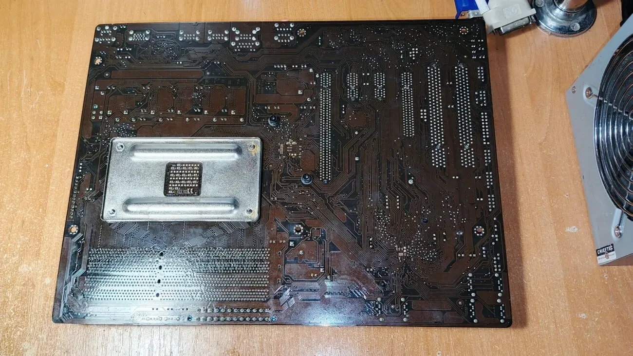 Asus M5A97 LE R2.0 (sAM3+, AMD 970/SB950, PCI-Ex16)#2+AMD FX6100 2