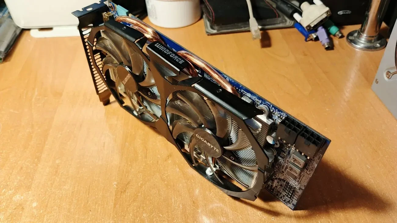 Видеокарта Gigabyte PCI-Ex GeForce GTX 560 1024MB GDDR5 (256bit) 3