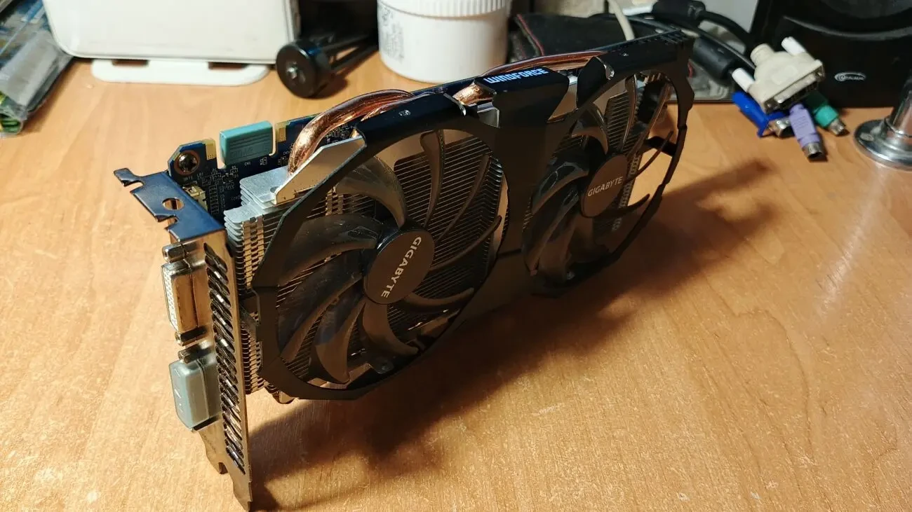 Видеокарта Gigabyte PCI-Ex GeForce GTX 560 1024MB GDDR5 (256bit) 4