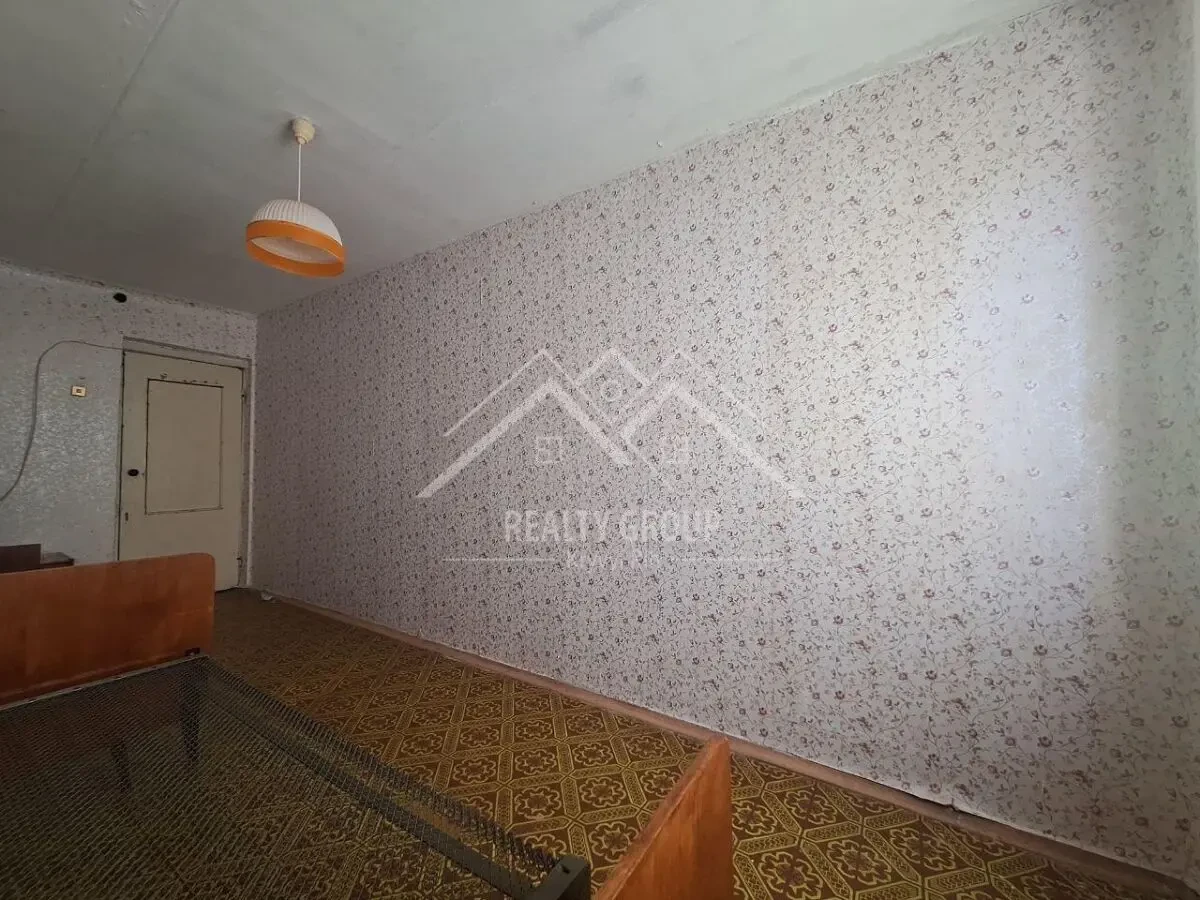 Продаж 2к квартири  пл. Артема 9