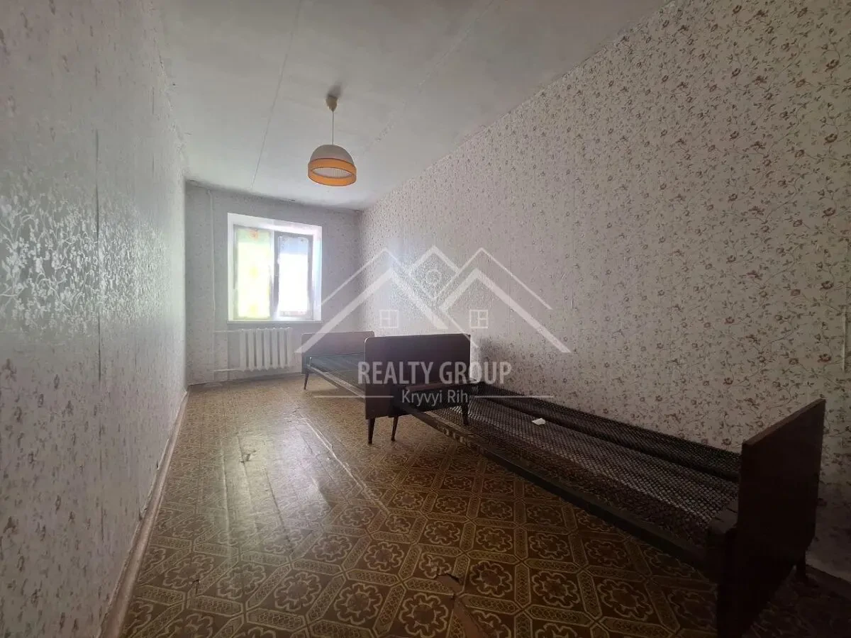 Продаж 2к квартири  пл. Артема 8