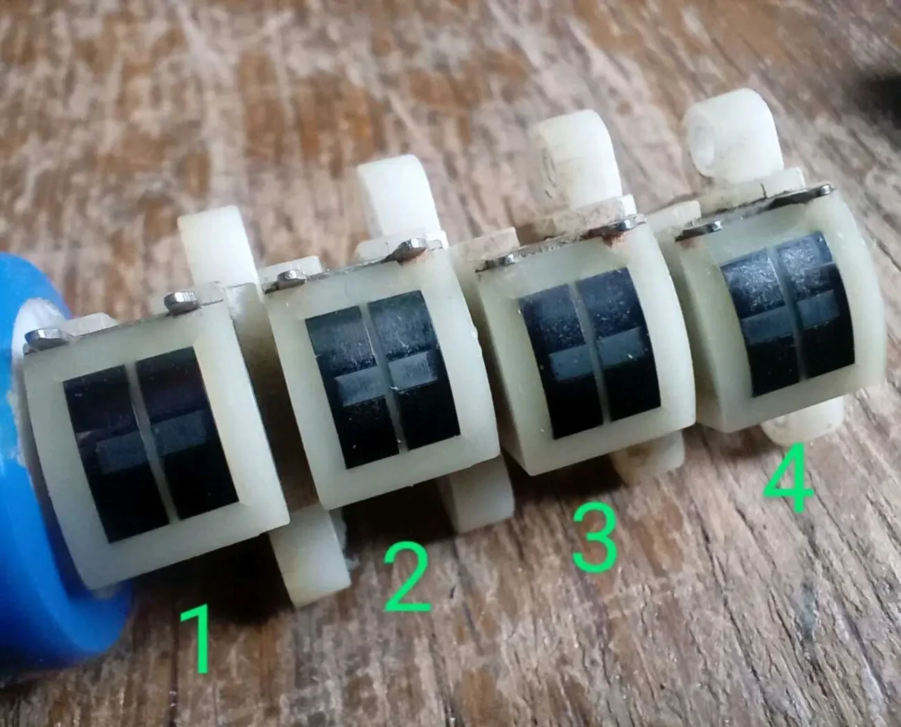 зтирання головка 4