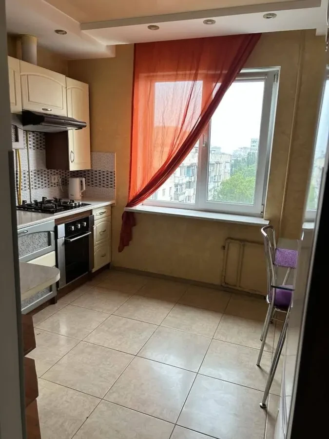 Сдам свою однокомнатную квартиру посуточно на Таирова 4