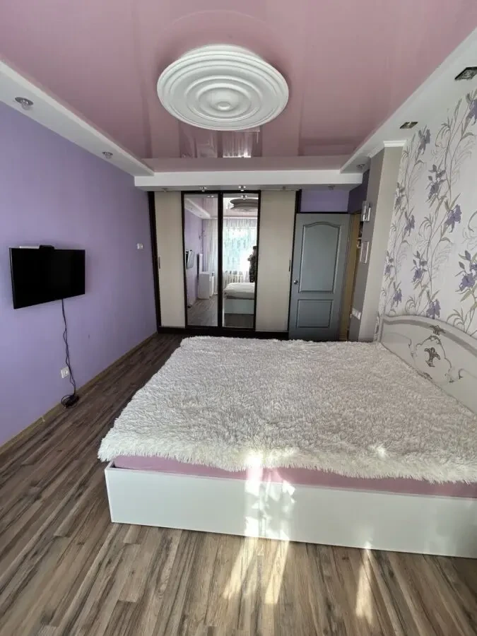 Сдам свою однокомнатную квартиру посуточно на Таирова 2