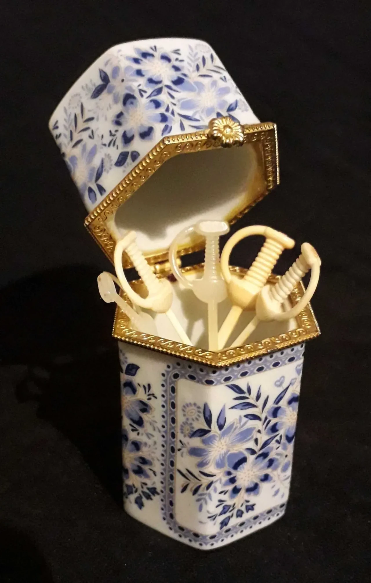 Футляр для зубочисток шкатулка фарфор 3