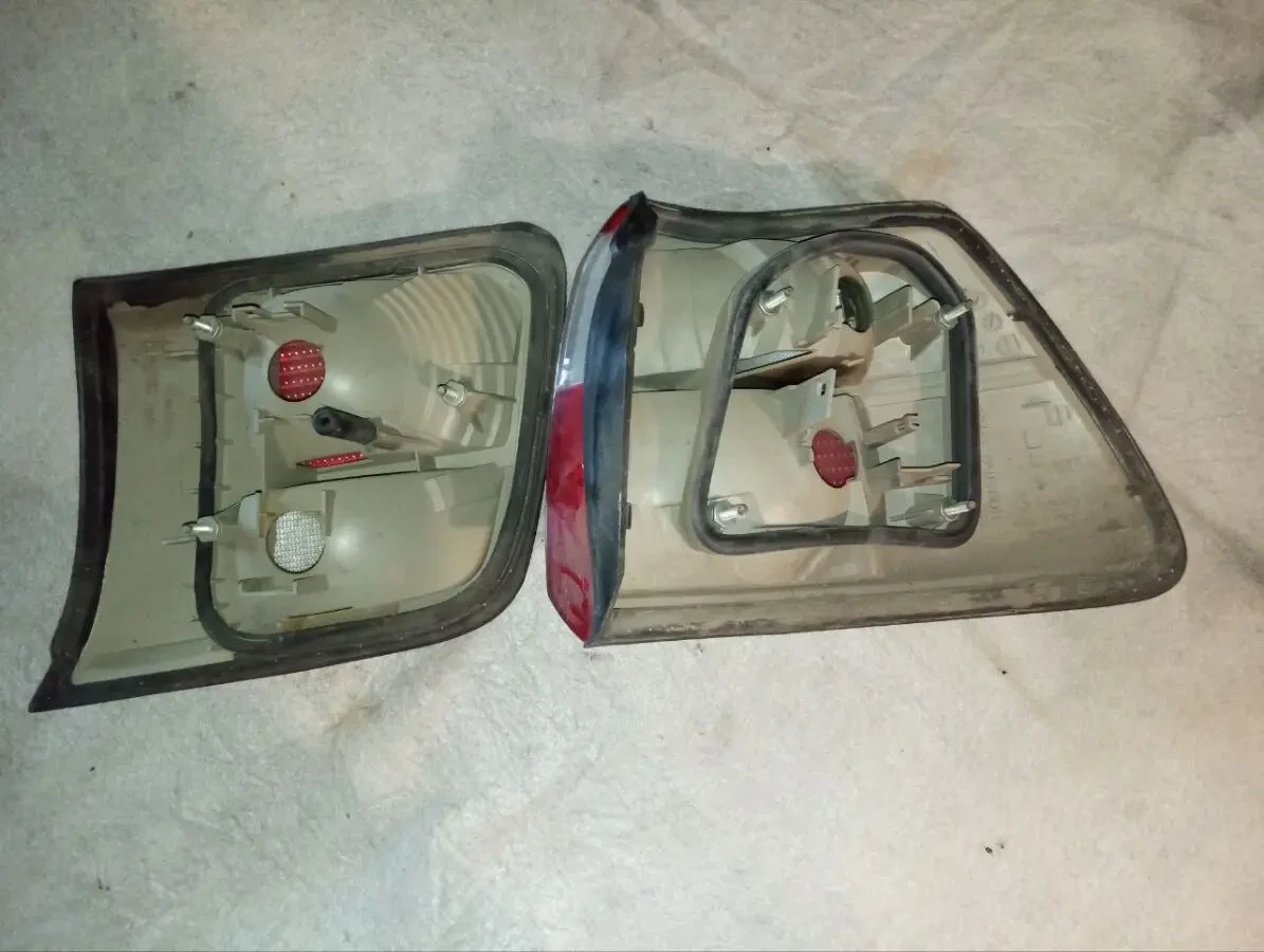 Задние фонари на Опель Омега Б 3