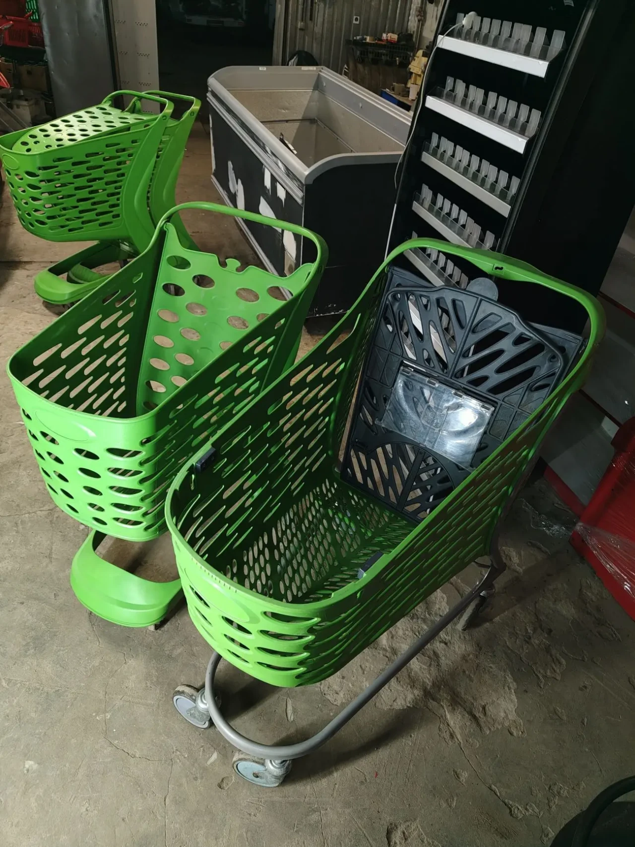 Купівельні візки для супермаркету бу, пластикові торгові візки бу 2