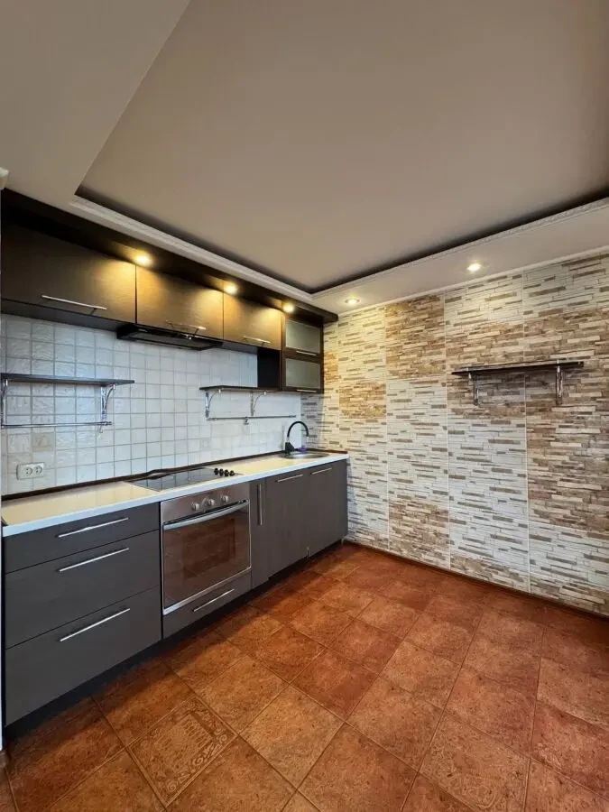 Продам 2-к Квартиру район ДАФИ 5