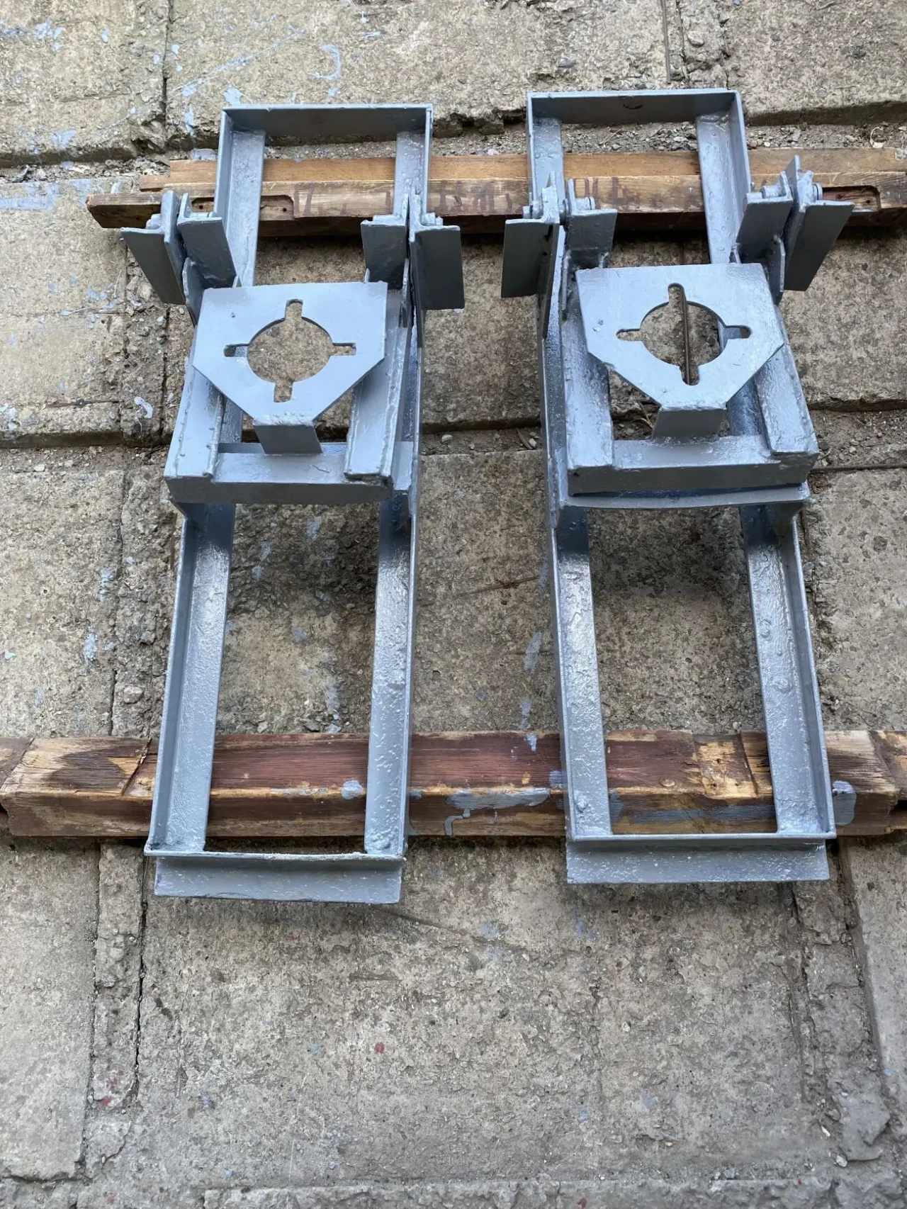 Опрокидыватель автомобильный б/у.