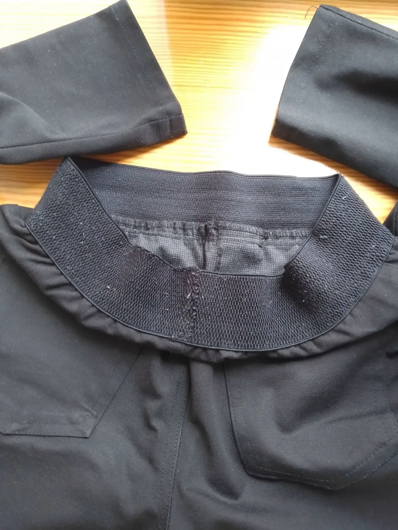 Леггинсы штаны черные 10 с на резинке черной, карманы, швы декор. торг