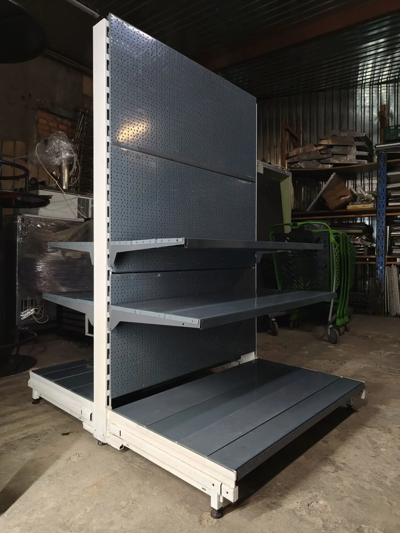 Стелаж перфорований двосторонній, острівний двохсторонній стелаж