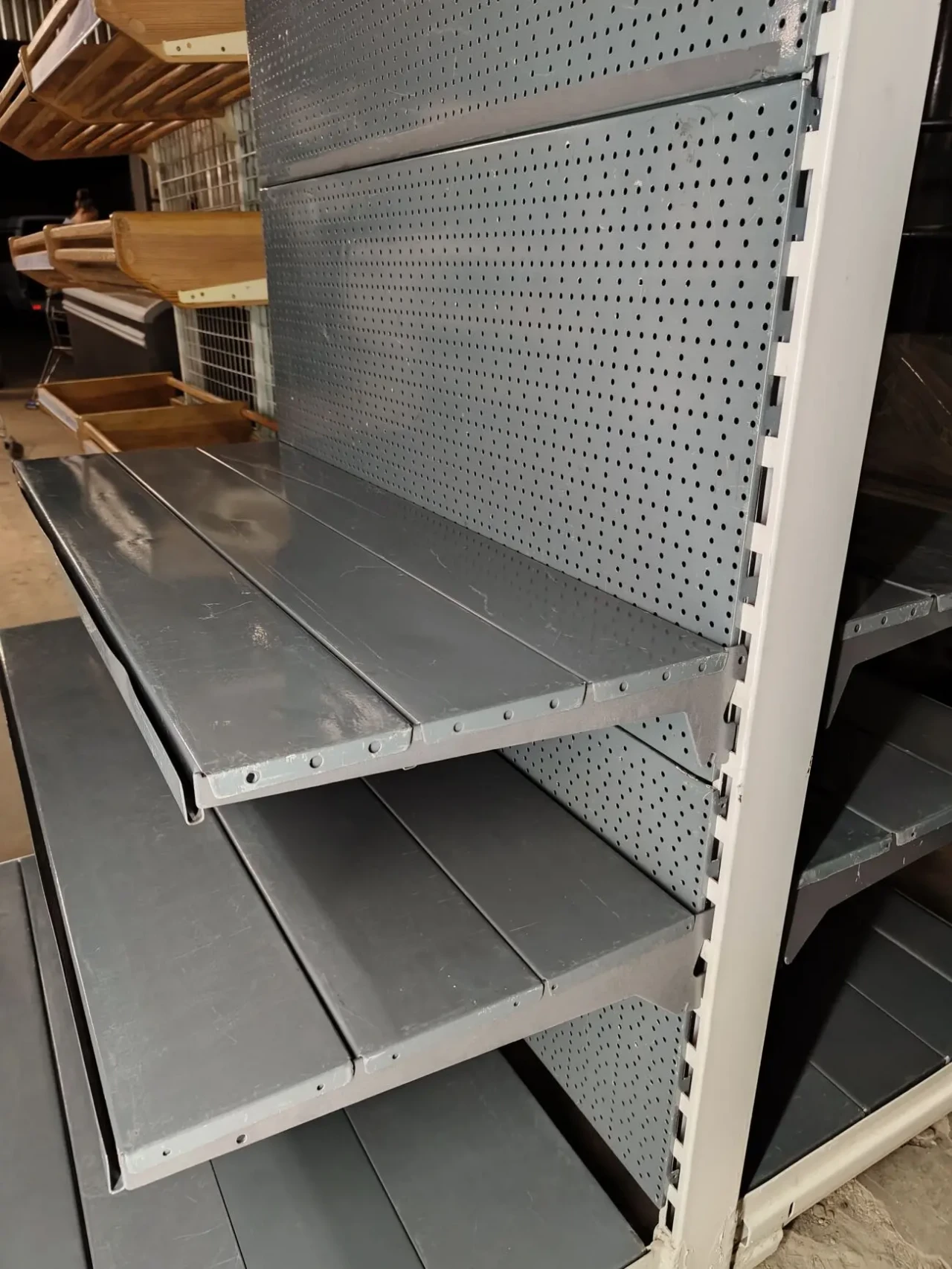 Стелаж перфорований двосторонній, острівний двохсторонній стелаж 7