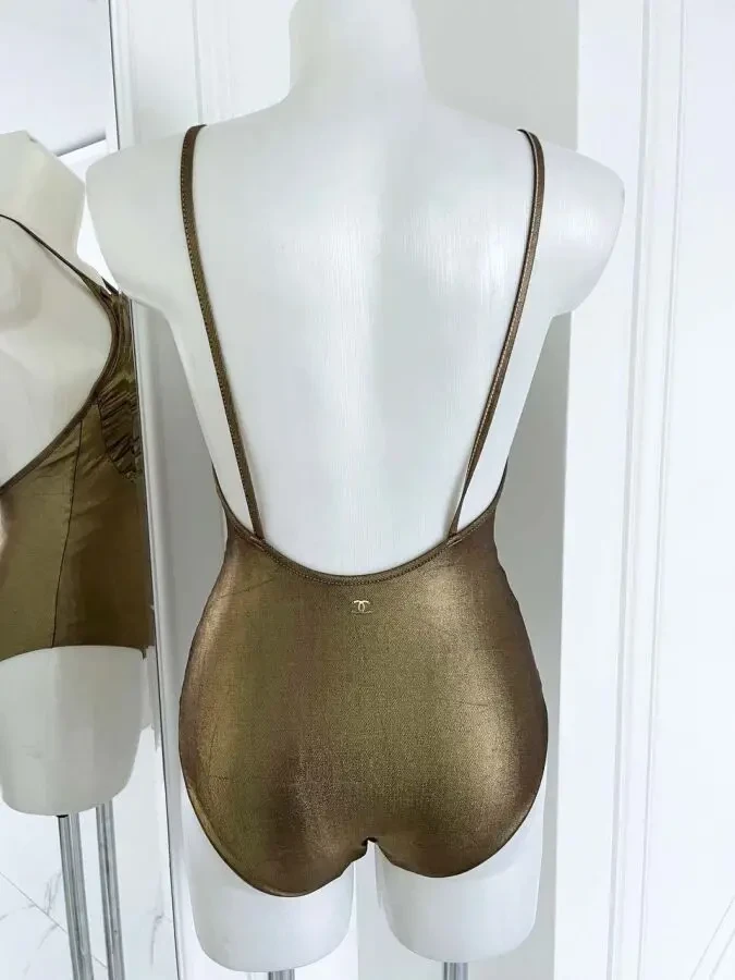 Суцільний купальник Chanel золотий 8