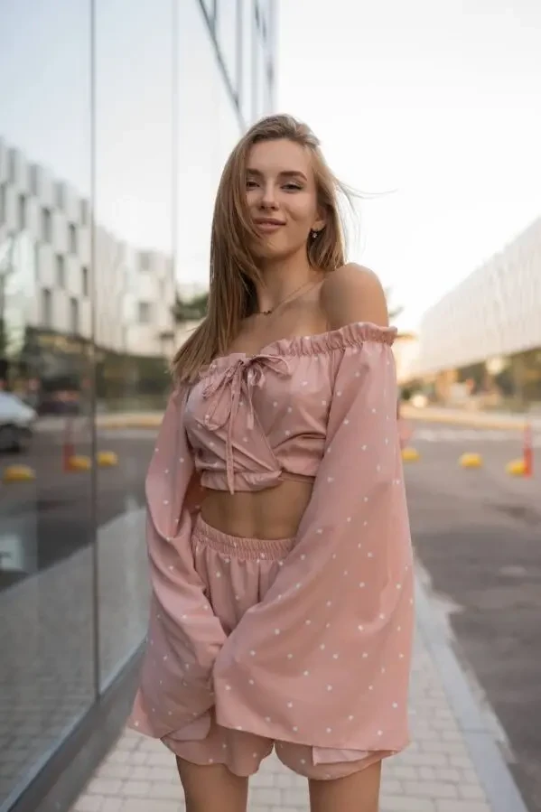 Продам новий костюм з шортиками 4