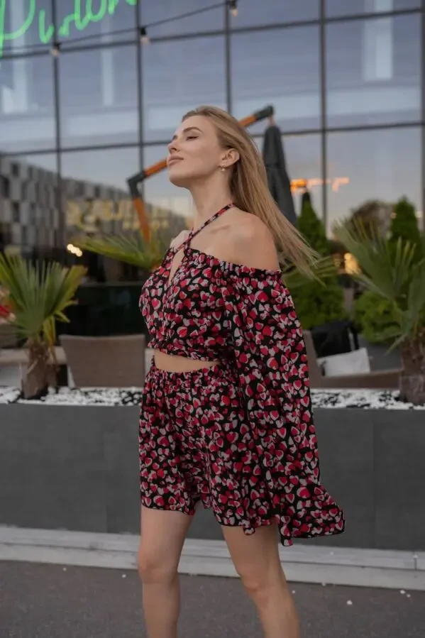 Продам новий костюм з шортиками 7