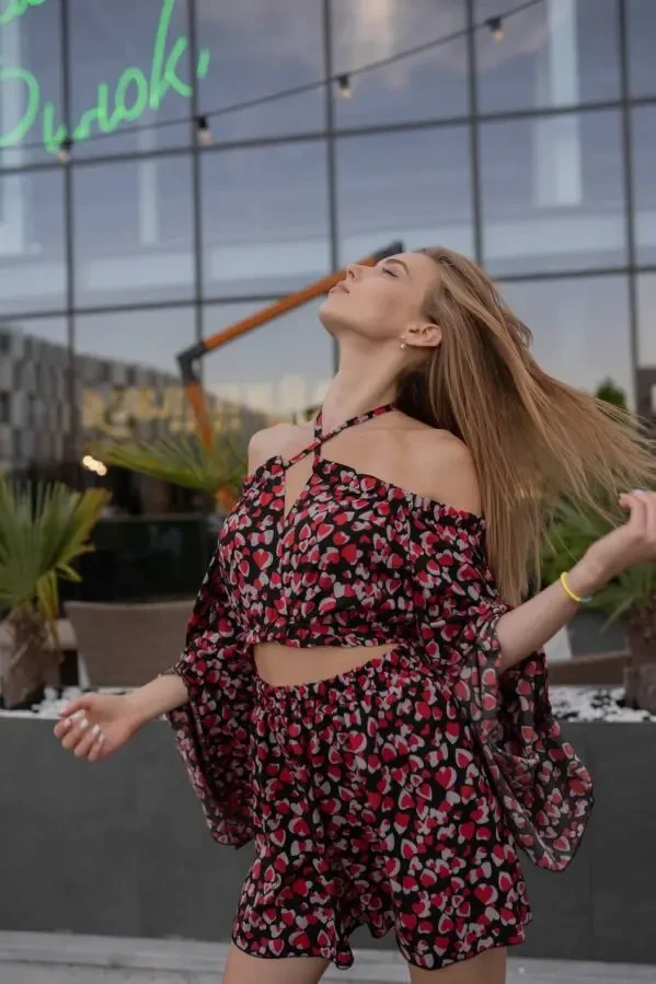 Продам новий костюм з шортиками 6