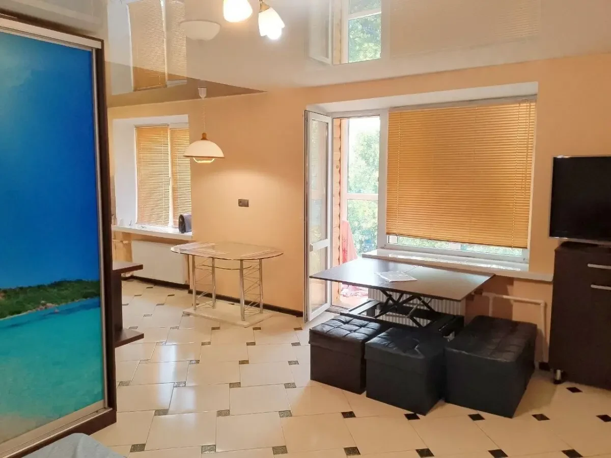 1 кімнатна на Рокосовського з ремонтом, меблями і технікою