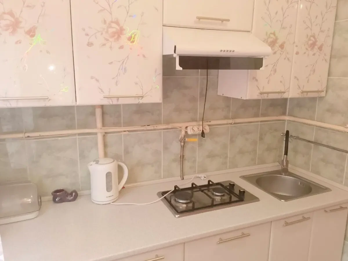 2кімнатна квартира з ремонтом, меблями і технікою на Червоному мосту 7