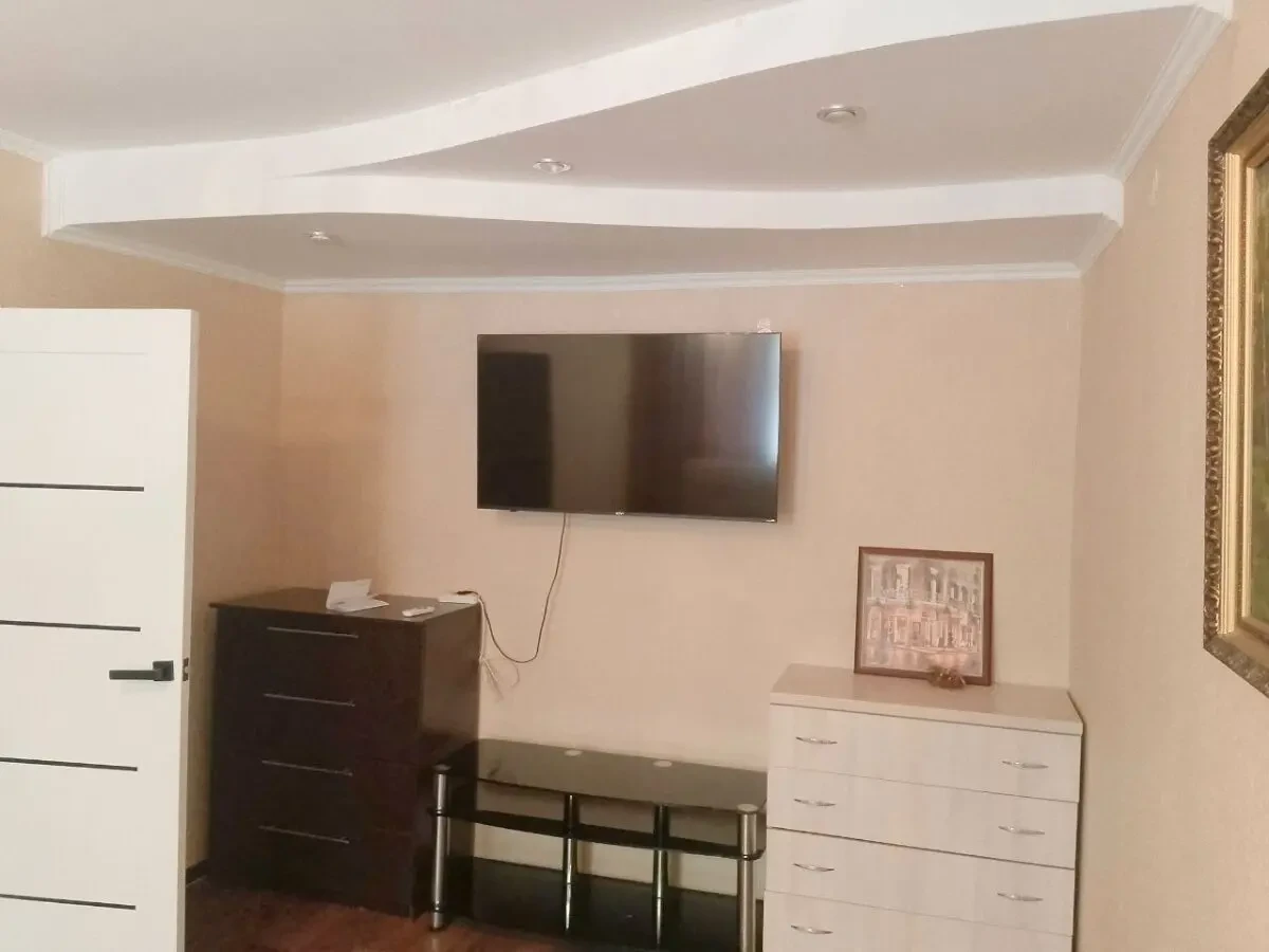 2кімнатна квартира з ремонтом, меблями і технікою на Червоному мосту 2