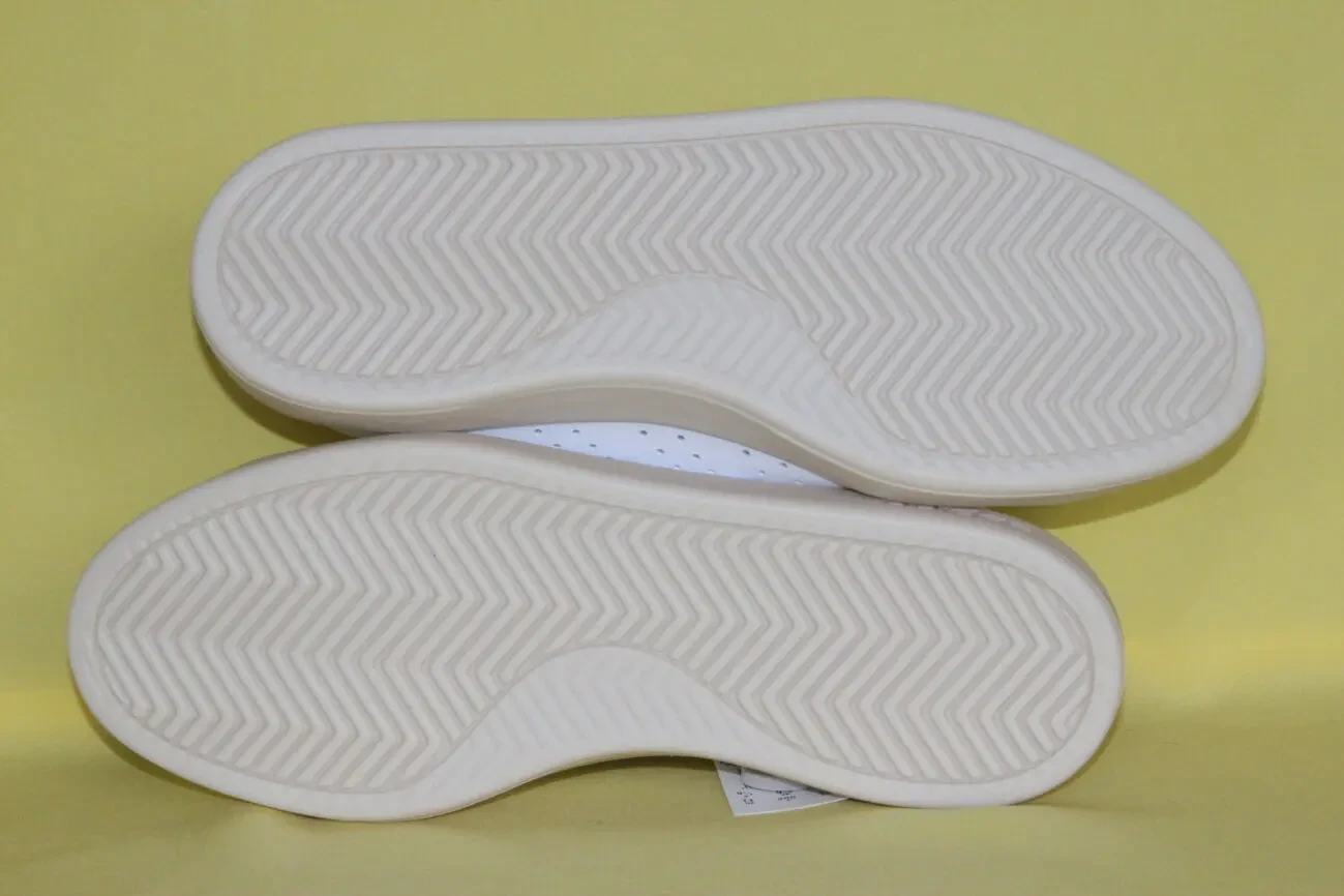 Кроссовки женские Adidas, размер 42 7