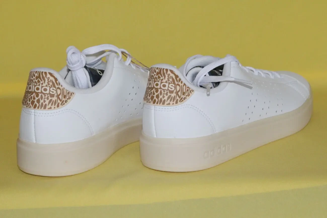 Кроссовки женские Adidas, размер 42 4