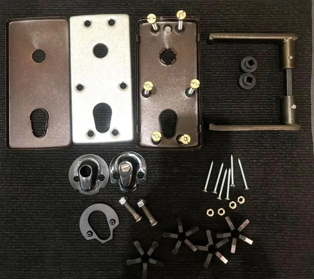 Фурнітура захисна MUL-T-LOCK Standart Броненакладка накладка на замок 2