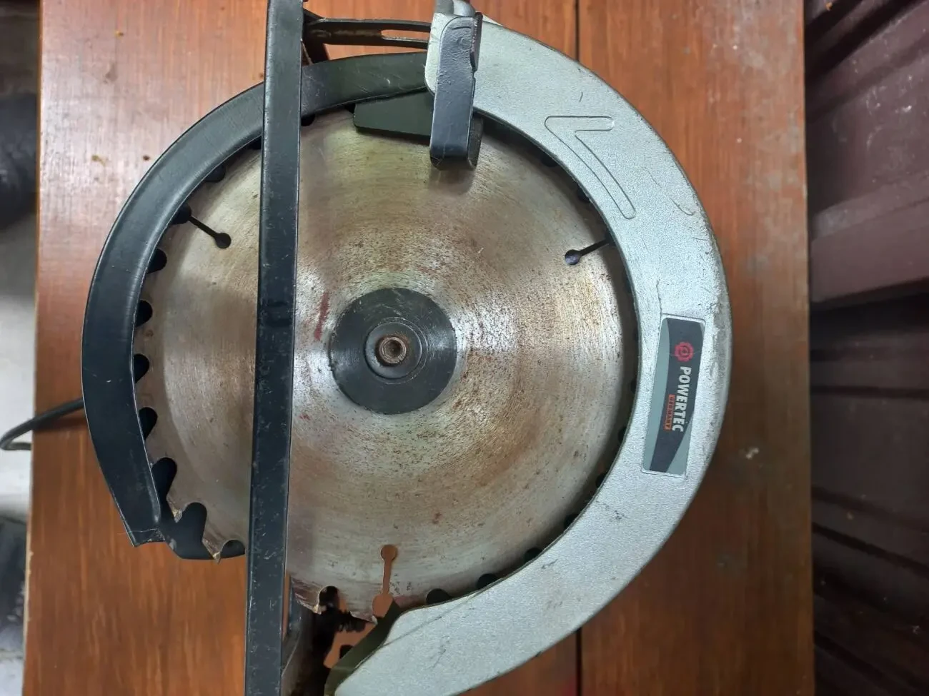 Пила циркулярная   Powertec PT 913   Под ремонт. 4