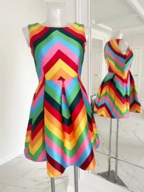 Яскрава сукня Valentino