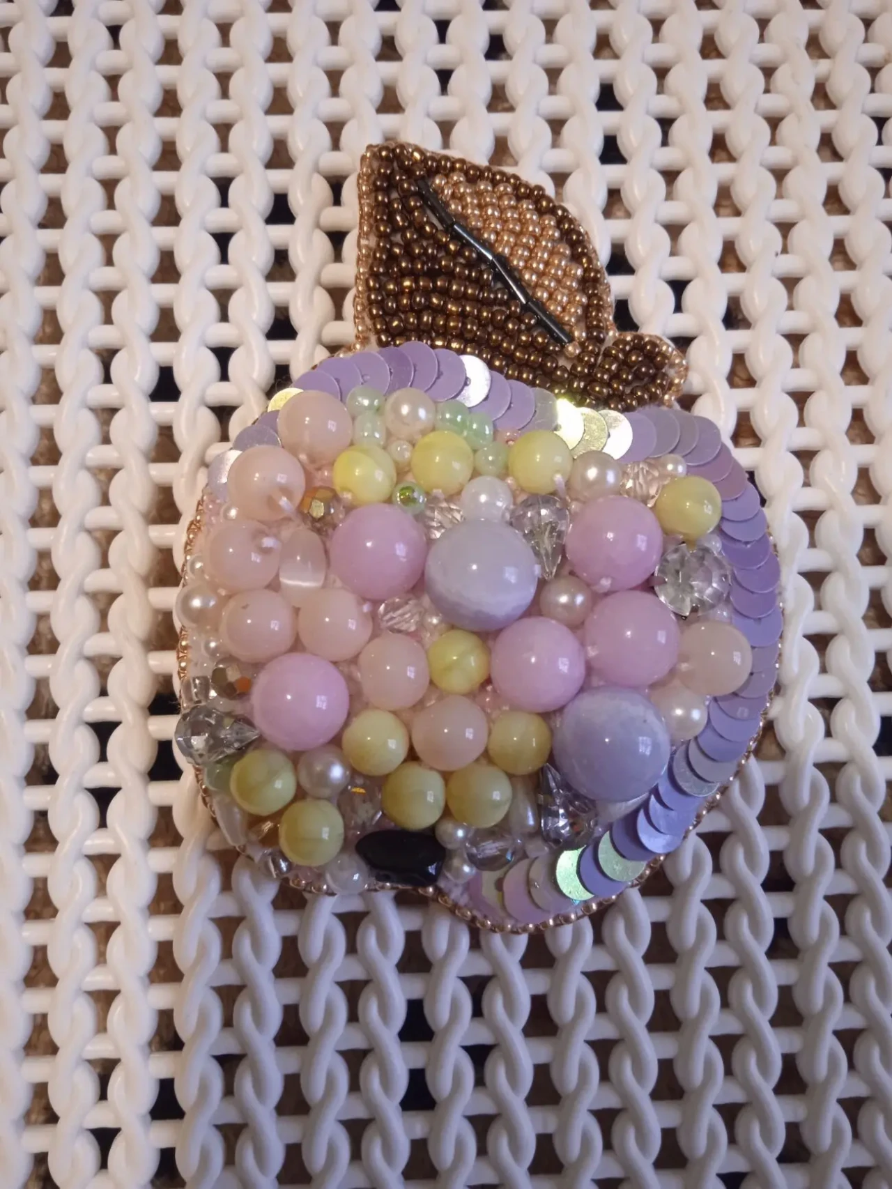 Продам брошки з бісеру 3