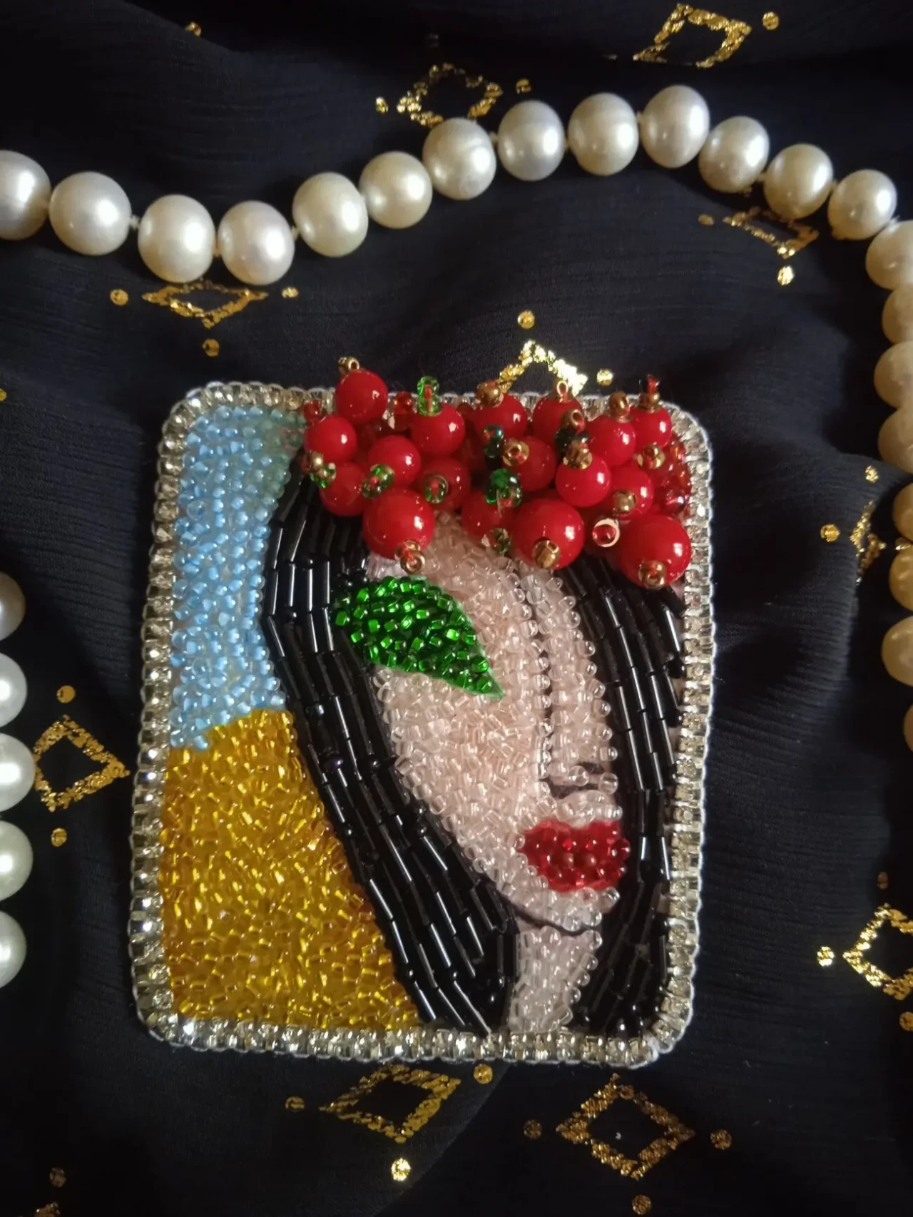 Продам брошки з бісеру 2