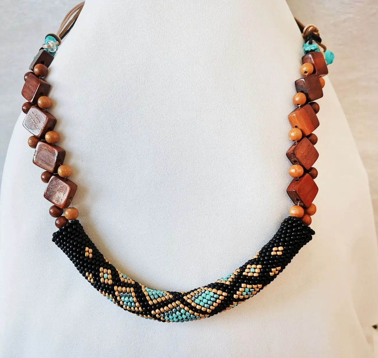 Прикраса із бісеру кольє-джгут Блюз 3