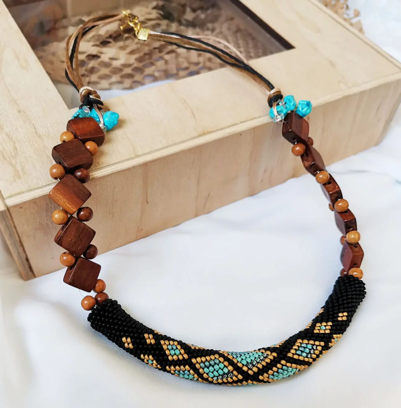 Прикраса із бісеру кольє-джгут Блюз 7