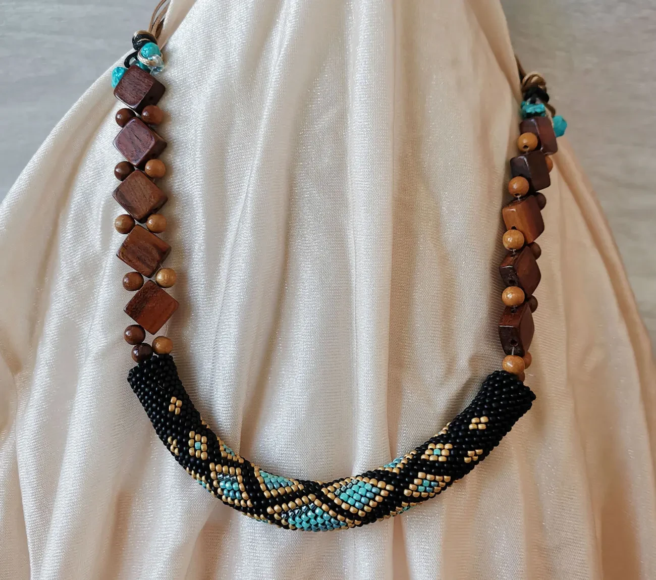 Прикраса із бісеру кольє-джгут Блюз 6