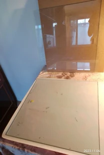 Дверцы стекло в шкаф 50 на 52.5 см. гладкие края закругленные. 2 шт