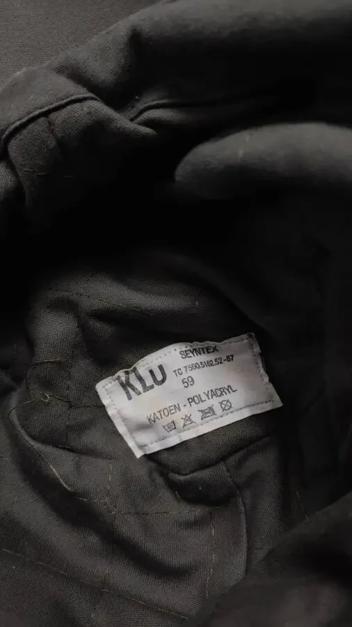 Зимова шапка ВС Голландії 3