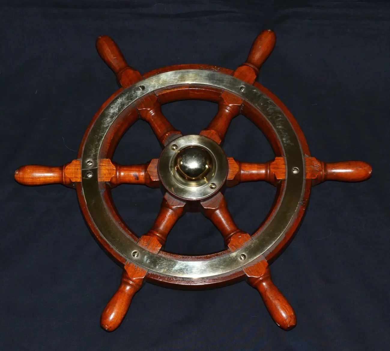 Руль судовой, штурвал с мостика . 6