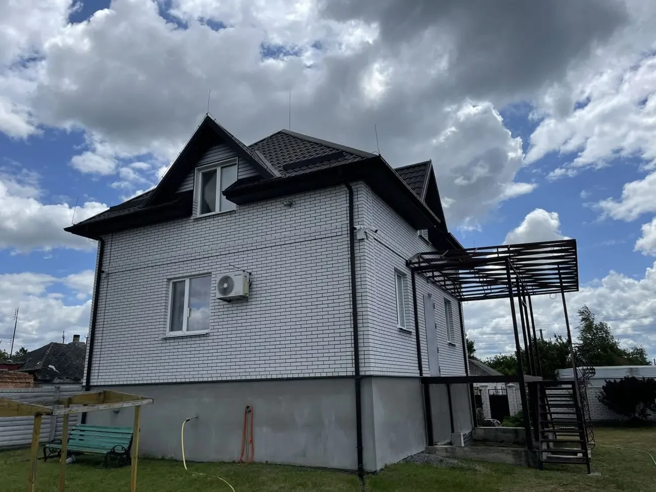 Новий двоповерховий будинок 2