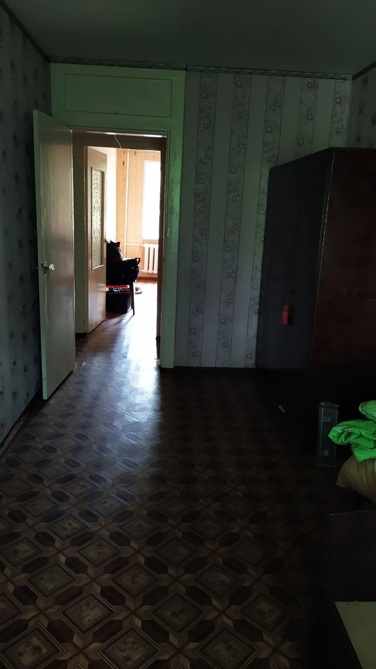 Продам 3-х комнатную квартиру на Артёме 10