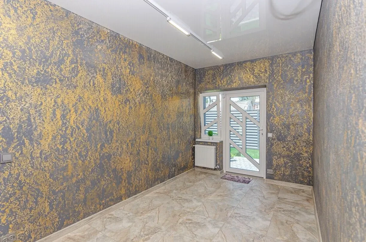 Новиий будинок в районі вулиці Лялі Убийвовк 8