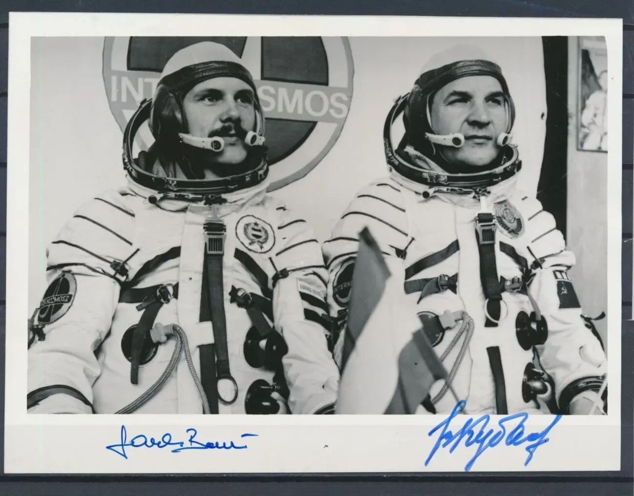 Автограф венгерского космонавта Бертолана ФАРКАША 5