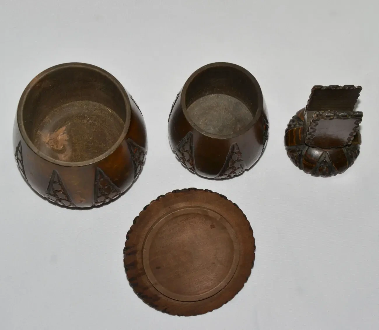 Набор старинных антикварных резных коробок 2