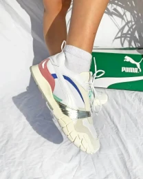 Оригінальні жіночі кросівки Puma Kyron Awakening, 38 розмір