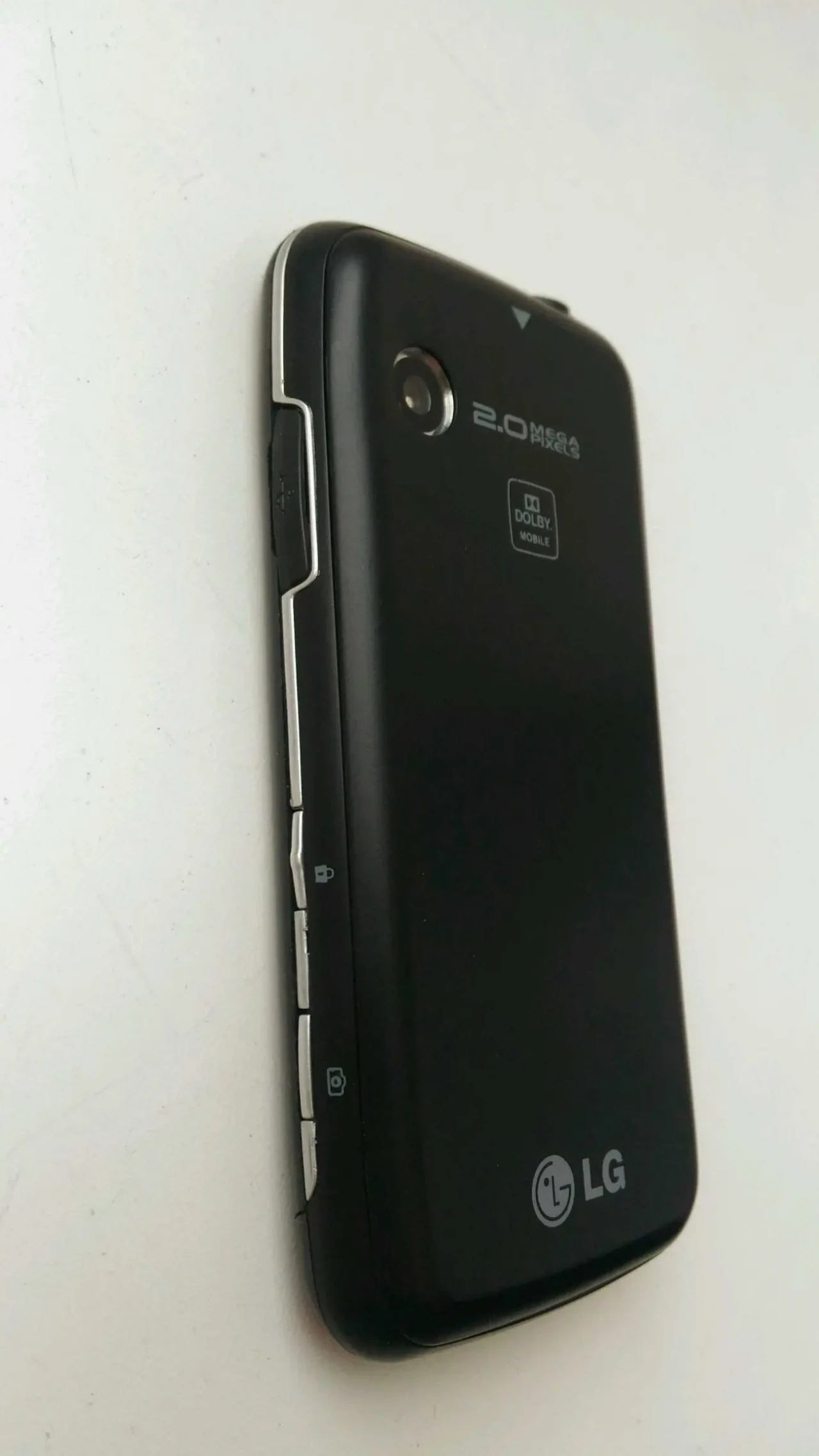 LG E900 Optimus 7 5