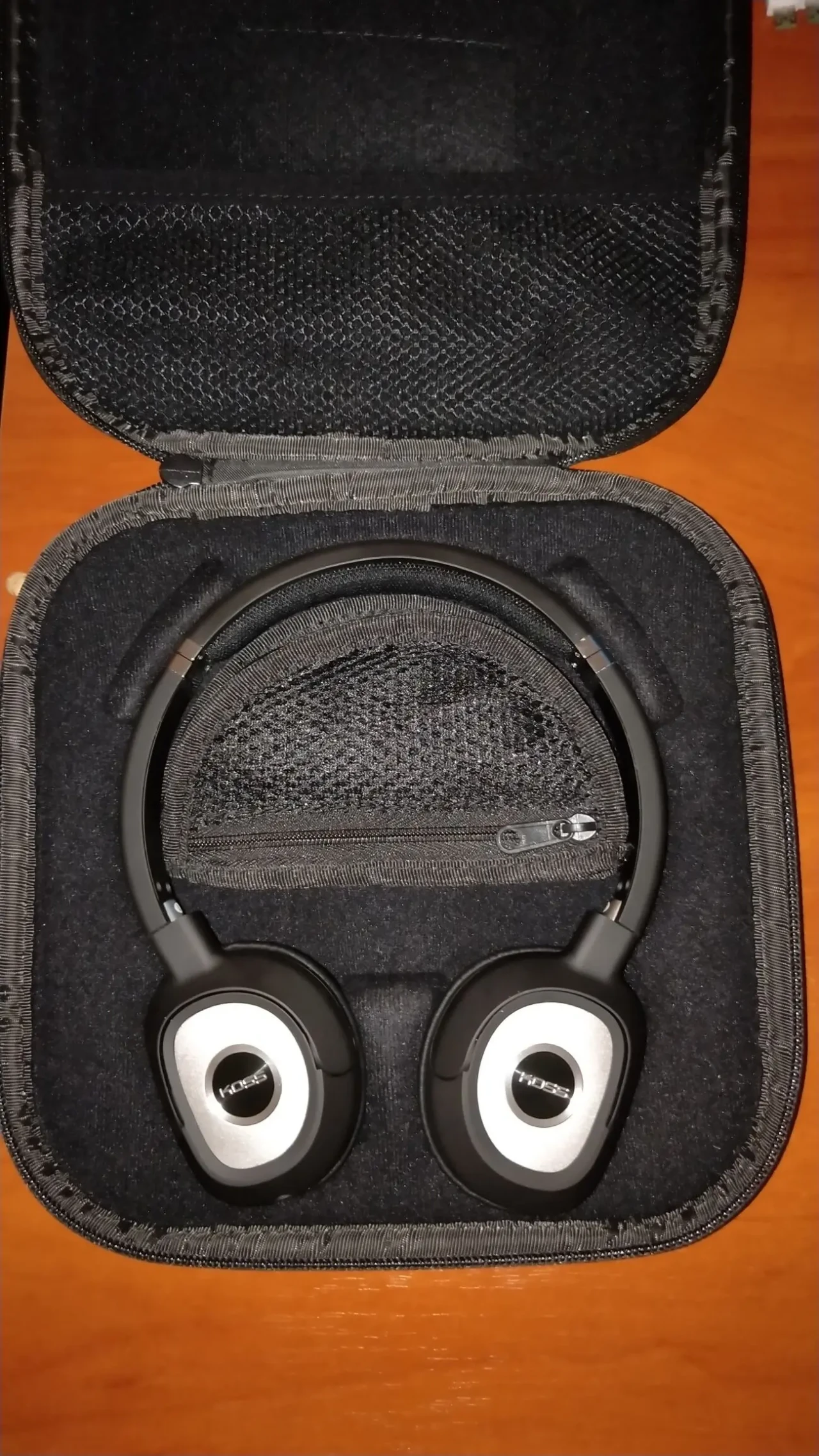 Наушники Koss SP330 On-Ear 4