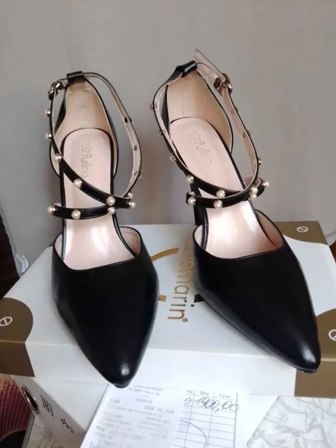 Продам недорого женские чёрные кожаные туфли Purlina 40 размер (UA)