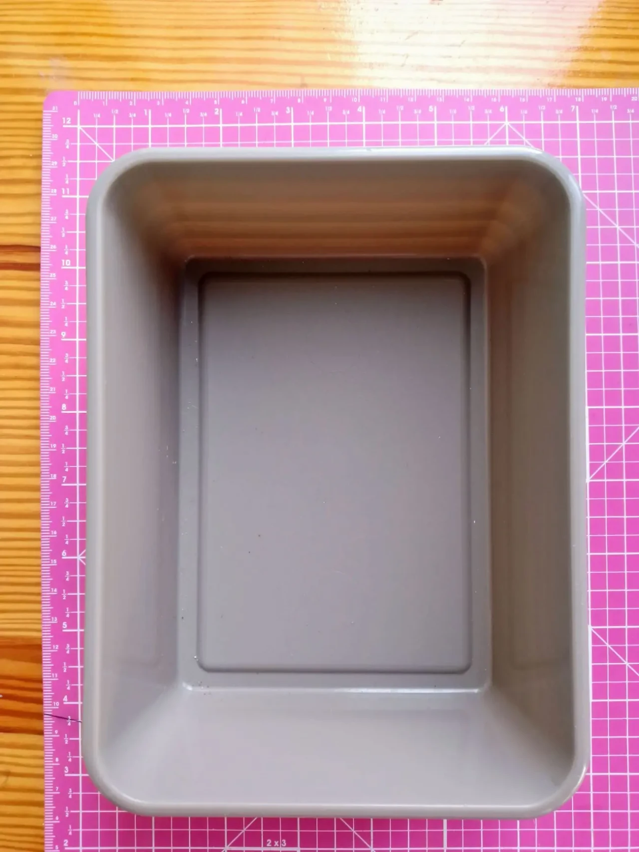 Корзинка хозяйственная пластик плотный коричневая 13 на 18 см