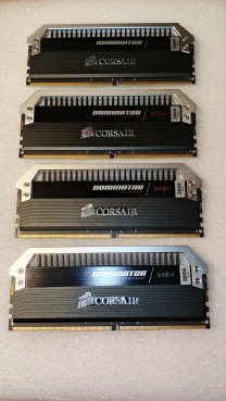 Два комплекта памяти corsair dominator platinum  2x8gb v4.23/4.24