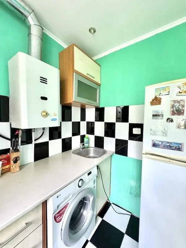 Продам 2 кімн, вул. Південнопроектна, 18. Одеська 3