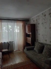 Сдам свою 2-х комн. на Сегедской посуточно.