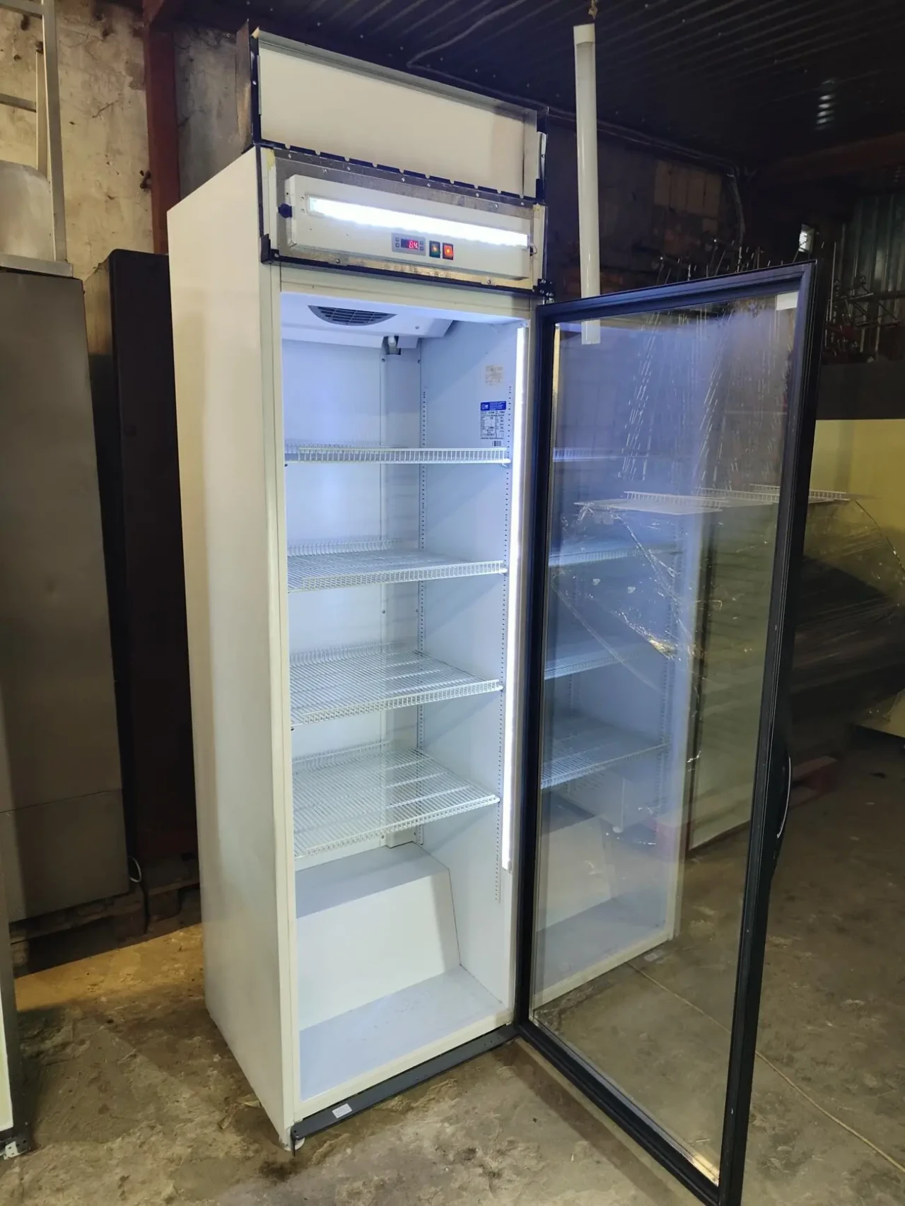 Холодильна шафа вітрина, холодильна вітрина Ice Stream, холодильна 8